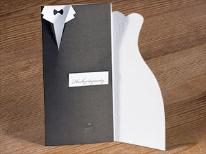 Vergrößerte Abbildung Eine Seite der Einladungskarten ist aufgeklappt.