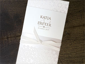 Die Hochzeitseinladung im Hochformat – vergrößerte Abbildung Die Hochzeitseinladung im Hochformat